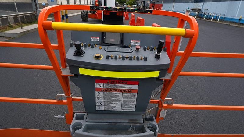 Alquiler de Manlift con Sistema Antiatrapamiento